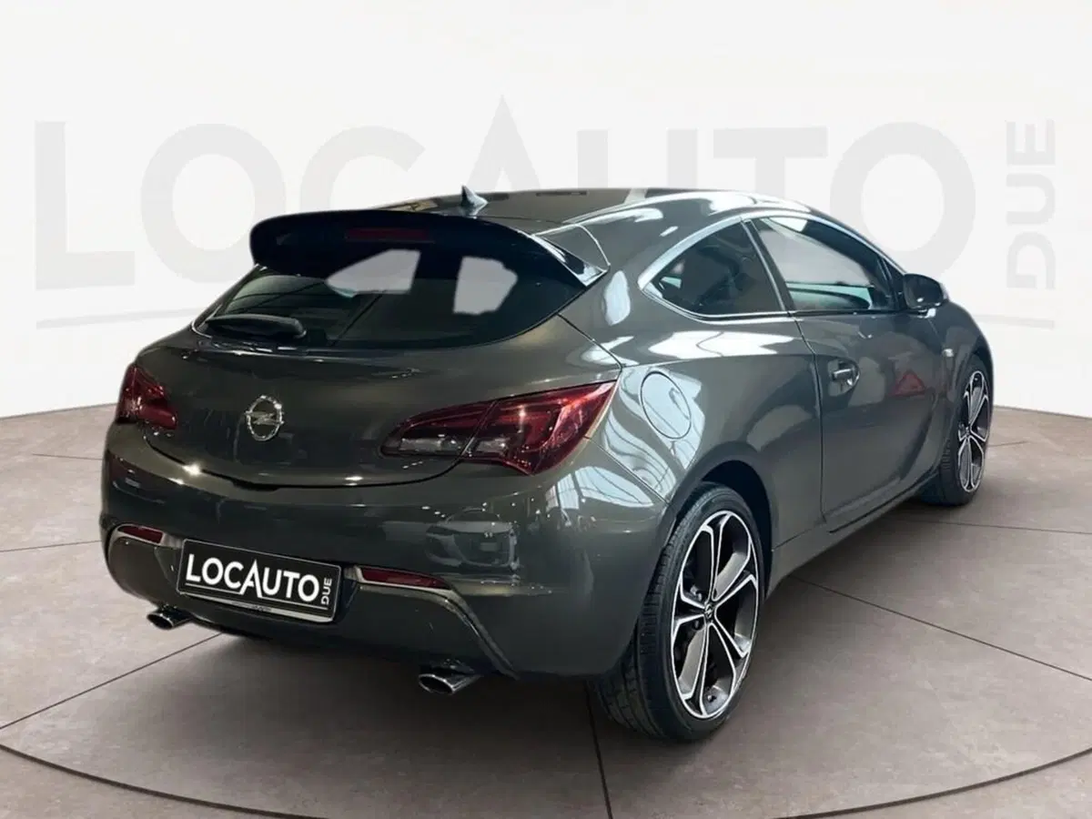 Opel Astra GTC usata a Torino (3)