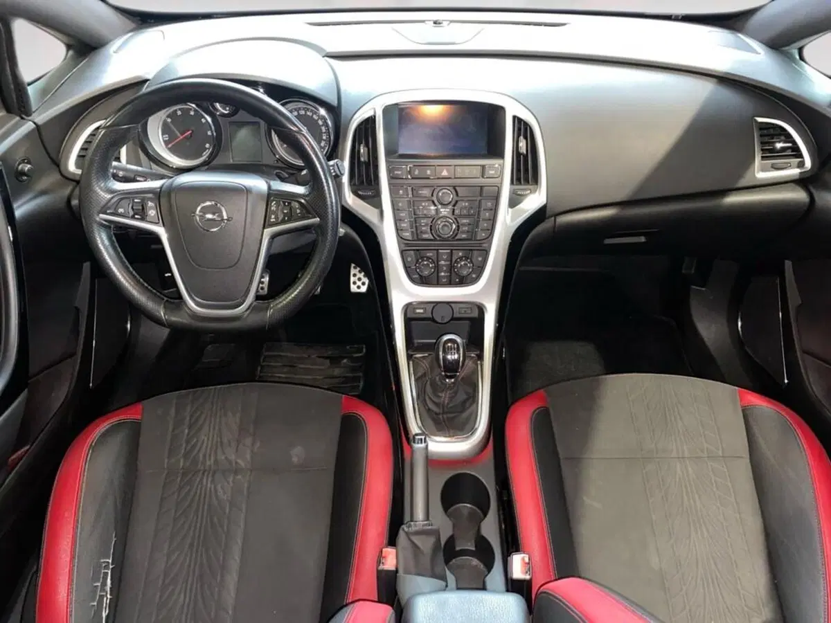 Opel Astra GTC usata a Torino (5)
