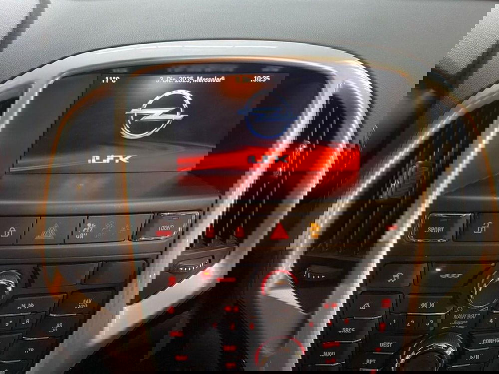 Opel Astra GTC usata a Torino (9)