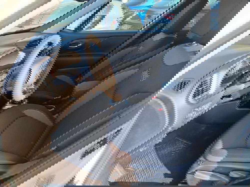 Jeep Renegade nuova a Alessandria (12)