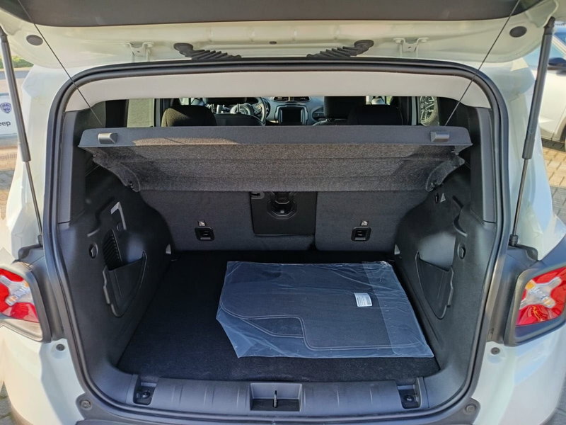 Jeep Renegade nuova a Alessandria (7)