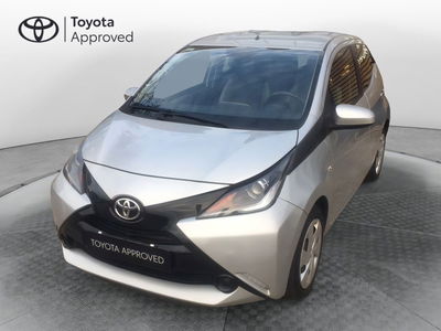 Toyota Aygo 1.0 VVT-i 69 CV 5 porte x-play TSS del 2018 usata a Como