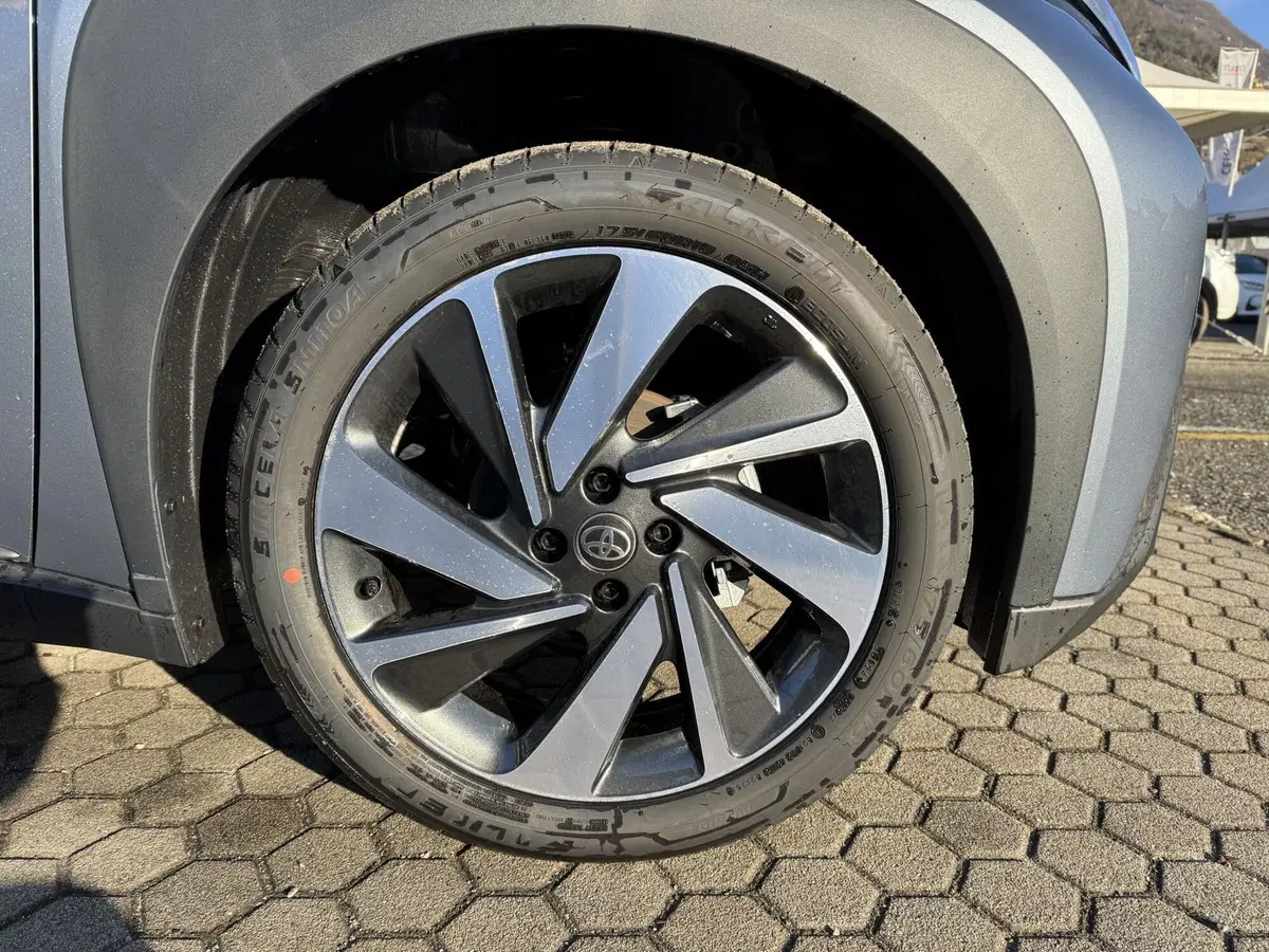 Toyota Aygo X nuova a Como (11)