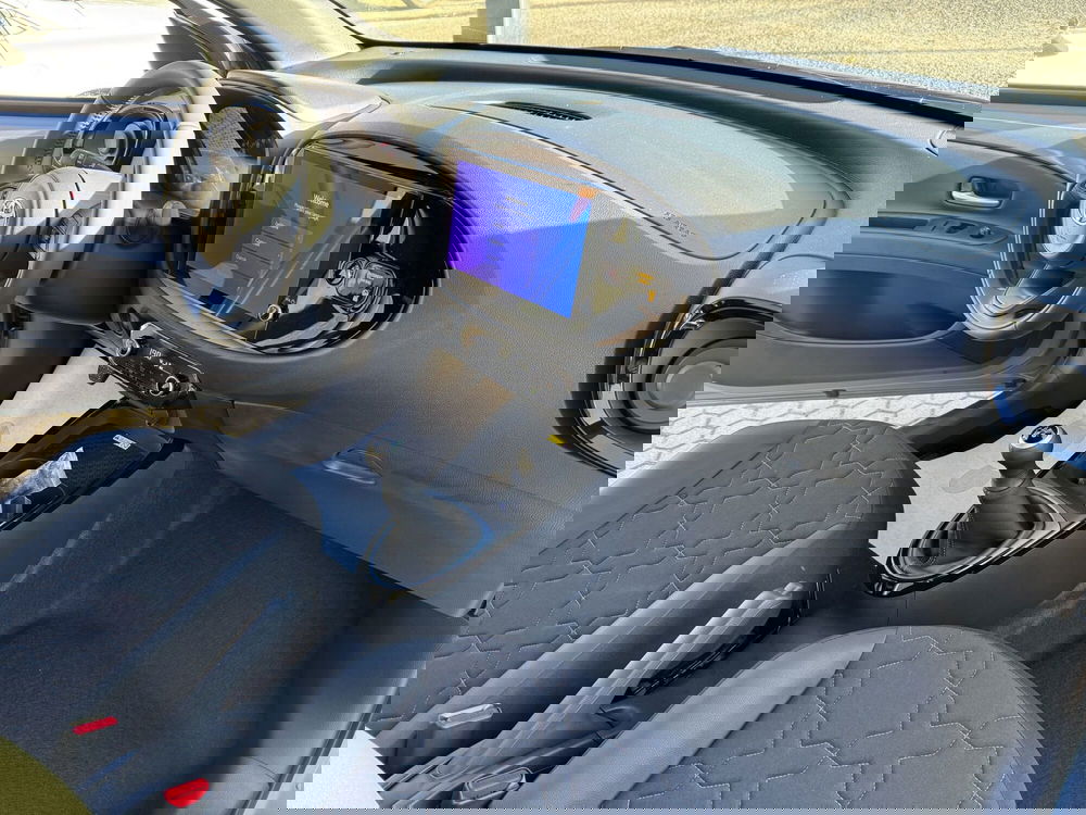 Toyota Aygo X nuova a Como (5)