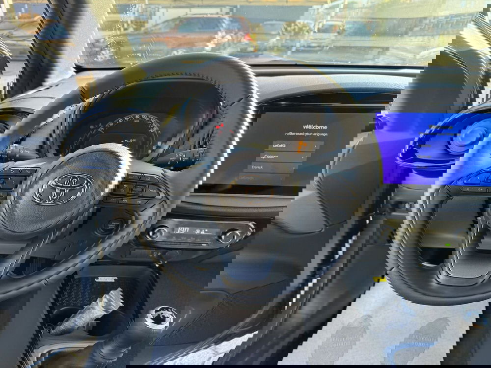 Toyota Aygo X nuova a Como (7)