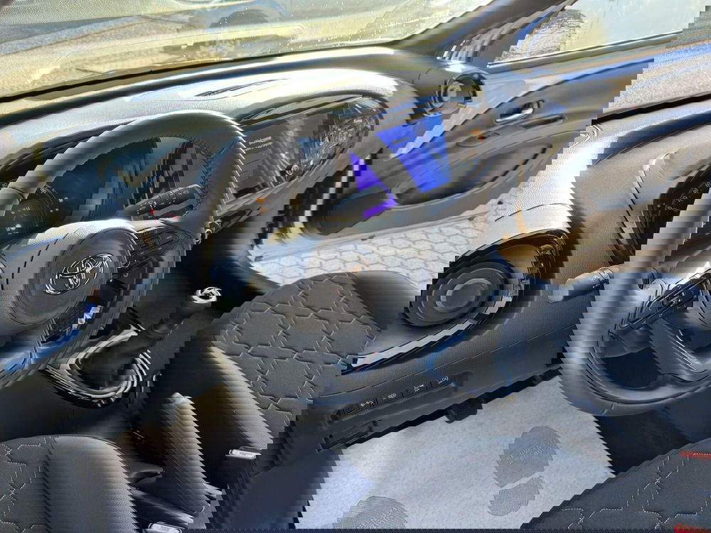 Toyota Aygo X nuova a Como (9)