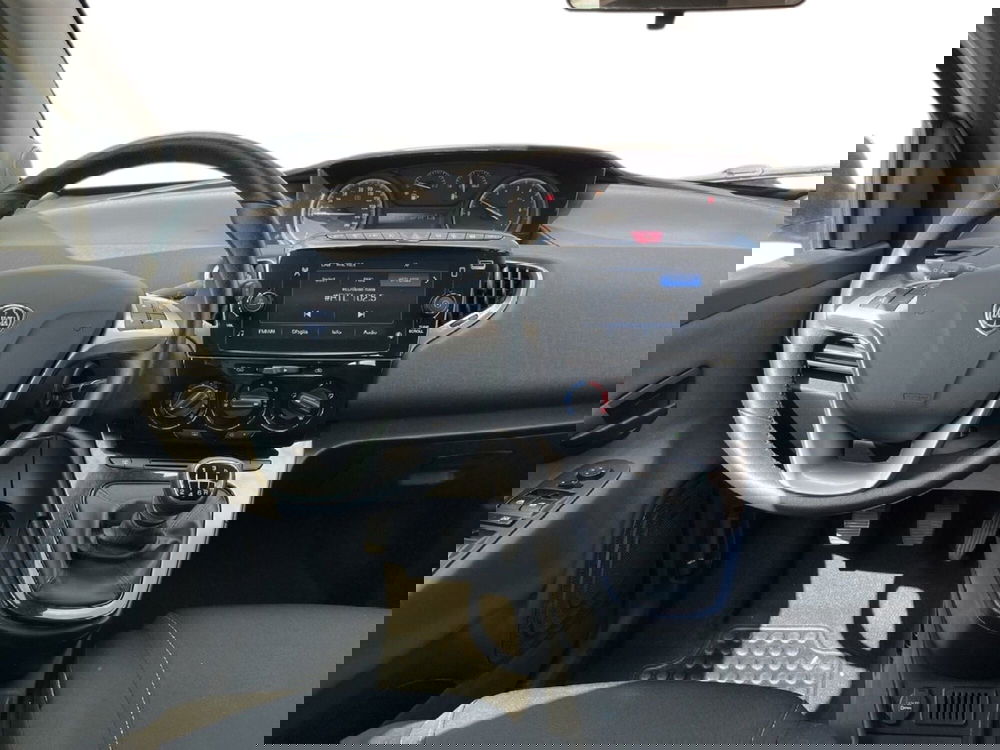 Lancia Ypsilon usata a Torino (10)