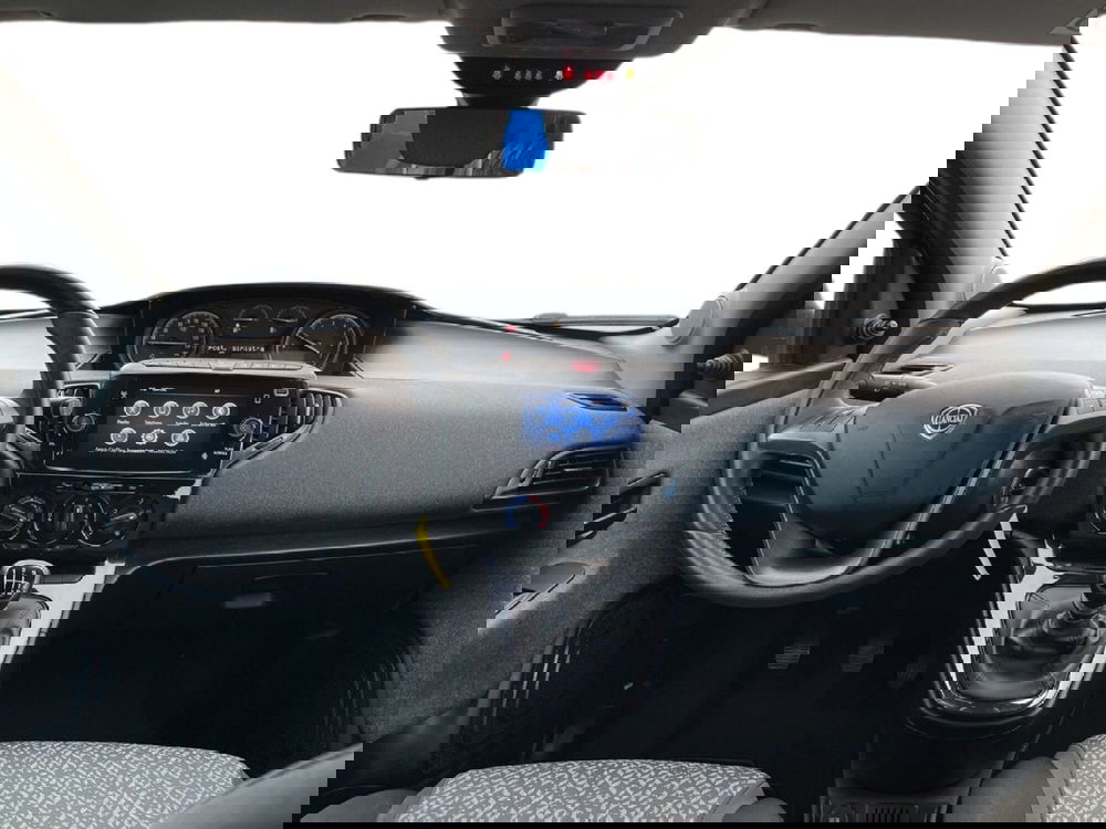 Lancia Ypsilon usata a Torino (10)