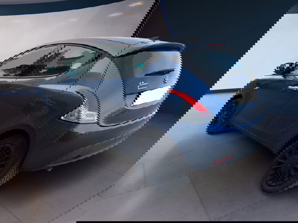 Lancia Ypsilon usata a Torino (6)