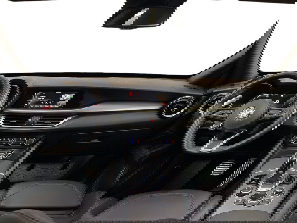 Alfa Romeo Stelvio usata a Torino (11)