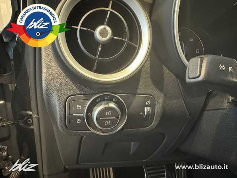 Alfa Romeo Stelvio usata a Udine (14)