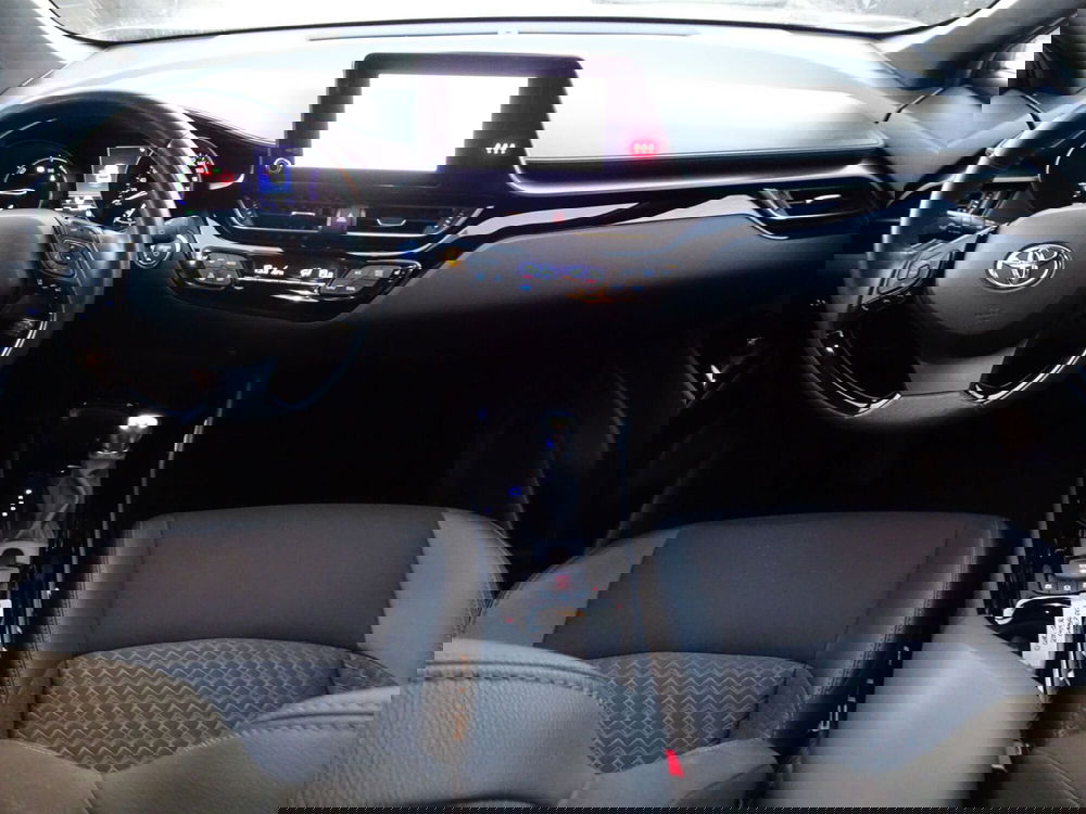 Toyota Toyota C-HR usata a Treviso (13)
