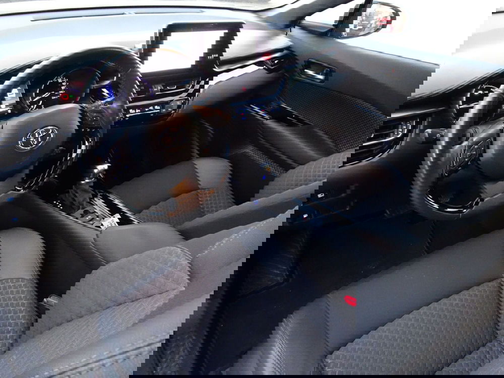 Toyota Toyota C-HR usata a Treviso (9)
