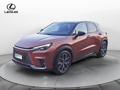 Lexus LBX 1.5 hybrid Cool 4wd del 2024 usata a Montebelluna