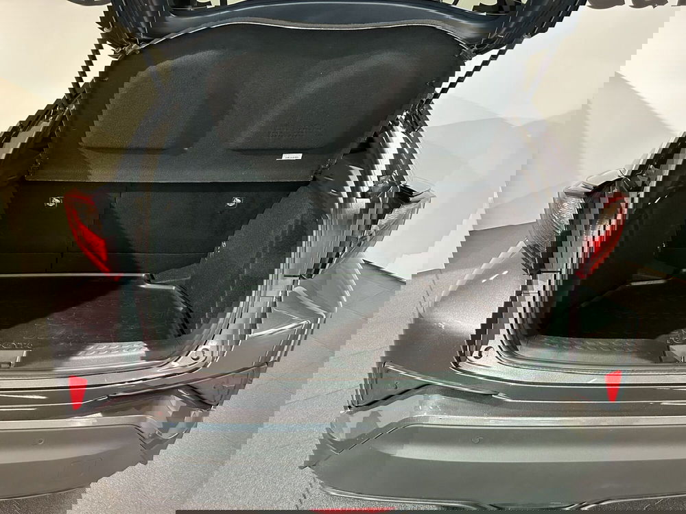 Toyota Toyota C-HR usata a Milano (11)