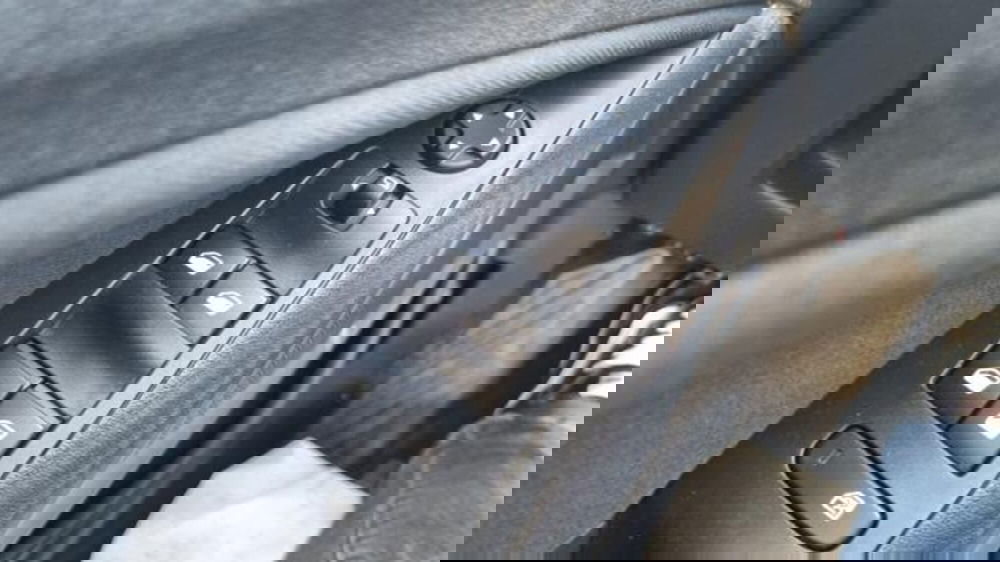 Opel Crossland usata a Savona (12)