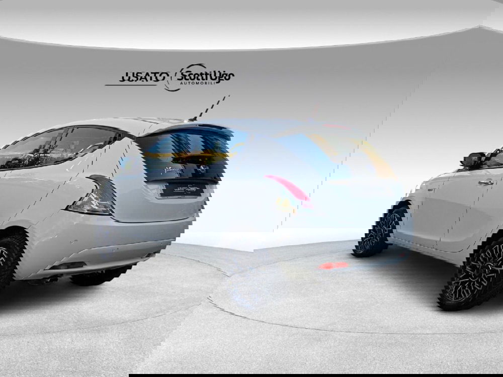 Lancia Ypsilon usata a Siena (6)