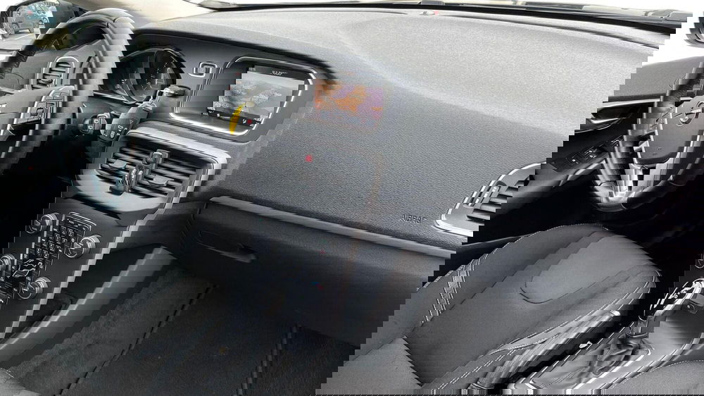 Volvo V40 usata a Parma (7)