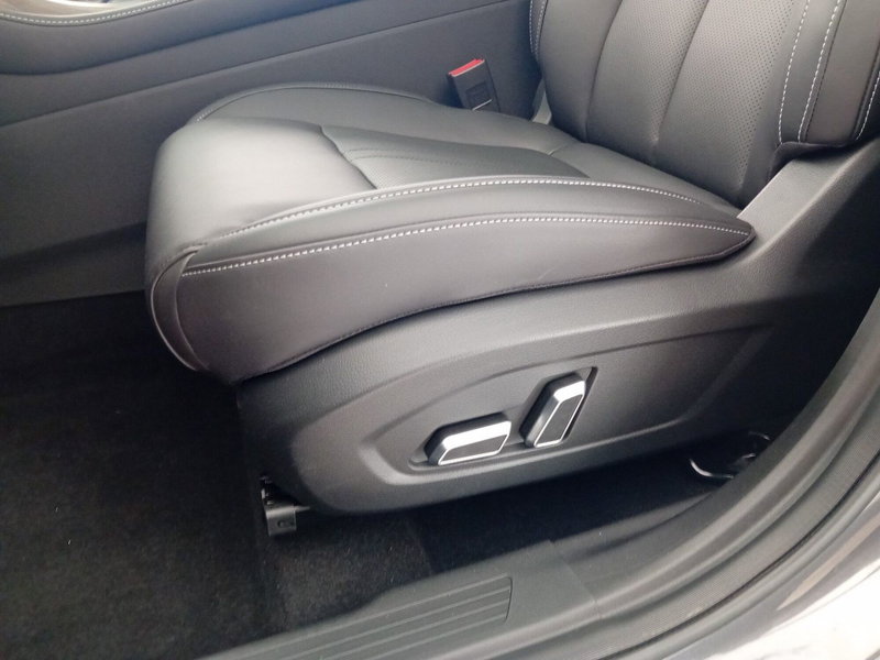 Dfsk E5  nuova a Pordenone (17)