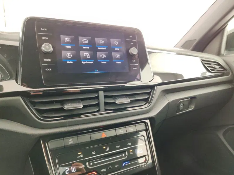 Volkswagen T-Roc Cabrio usata a Massa-Carrara (12)