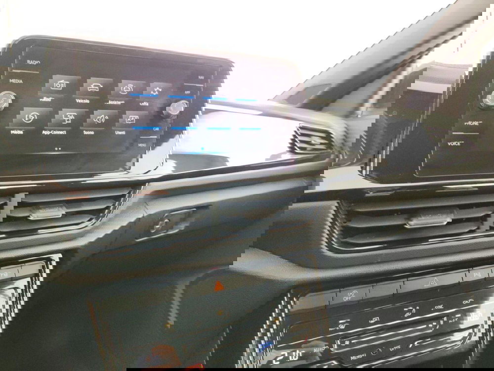 Volkswagen T-Roc Cabrio usata a Massa-Carrara (12)