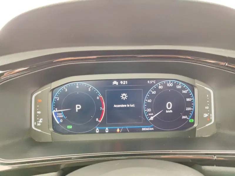 Volkswagen T-Roc Cabrio usata a Massa-Carrara (15)