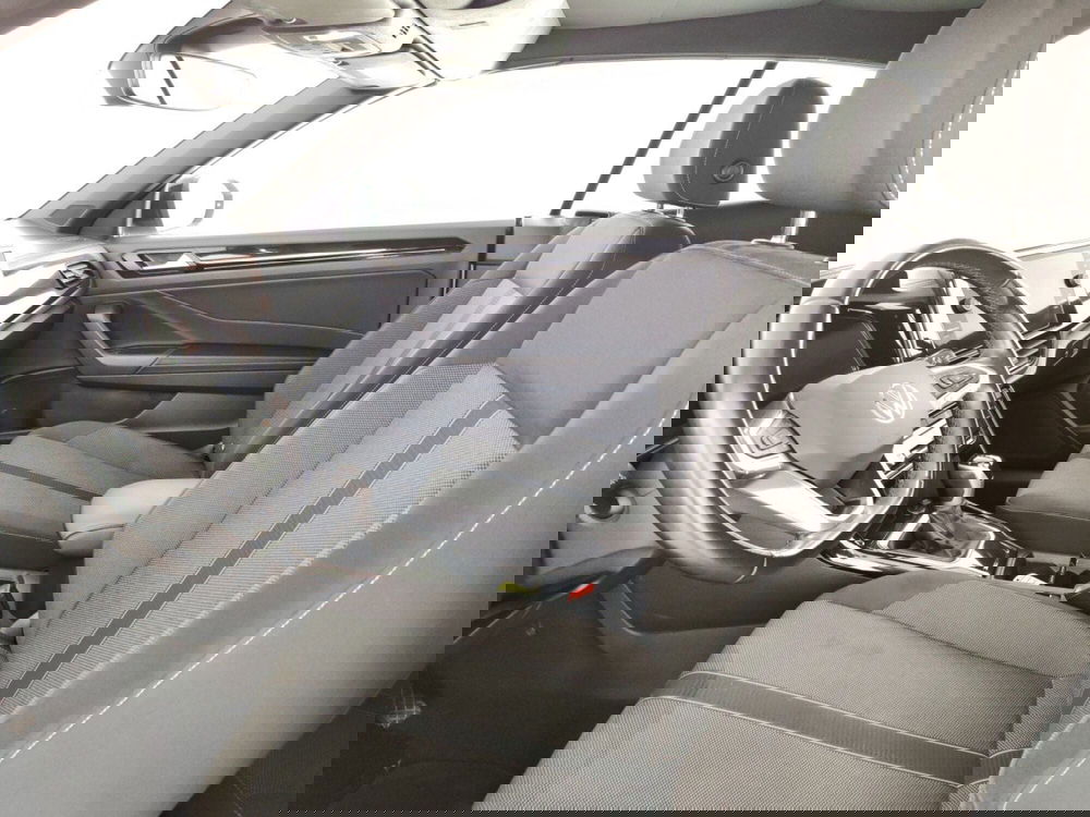 Volkswagen T-Roc Cabrio usata a Massa-Carrara (7)