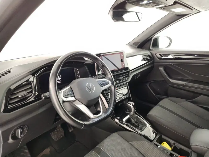 Volkswagen T-Roc Cabrio usata a Massa-Carrara (8)