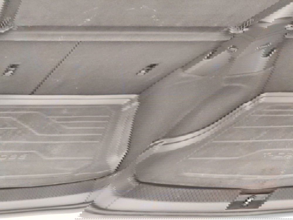 Volkswagen T-Cross usata a Massa-Carrara (16)