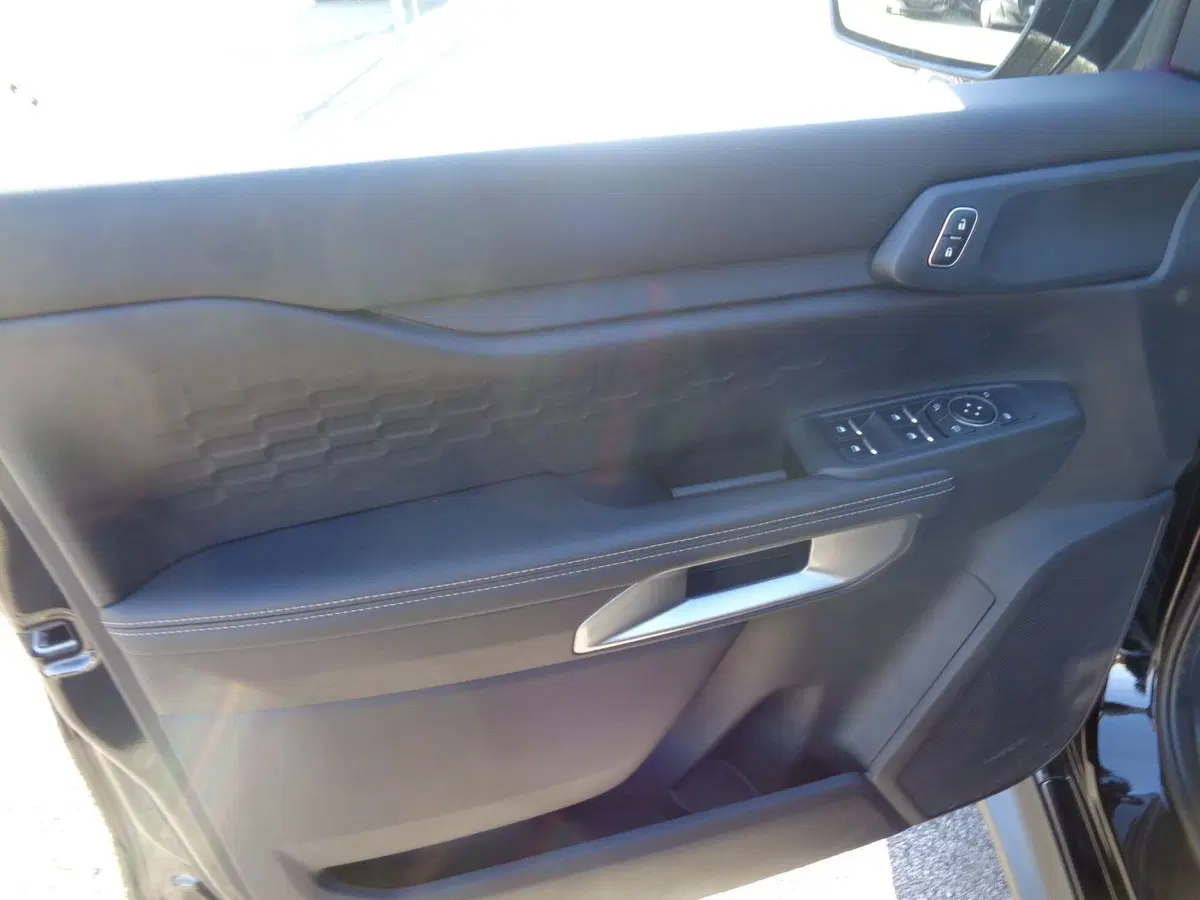 Ford Ranger Pick-up nuova a Treviso (12)