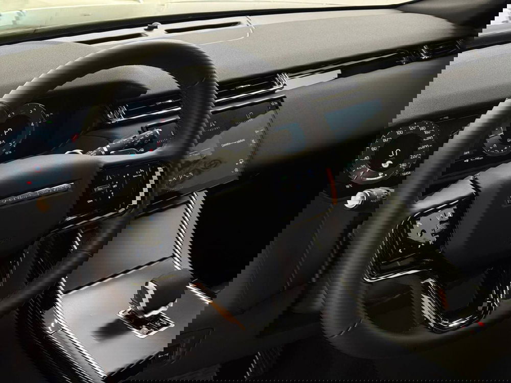 Land Rover Range Rover Velar usata a Savona (12)