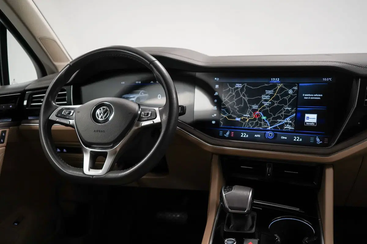 Volkswagen Touareg usata a Varese (11)
