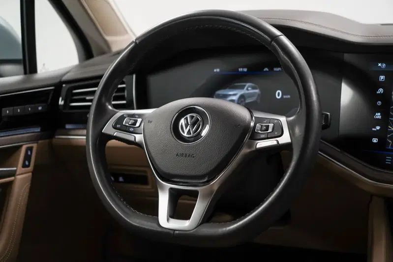 Volkswagen Touareg usata a Varese (12)