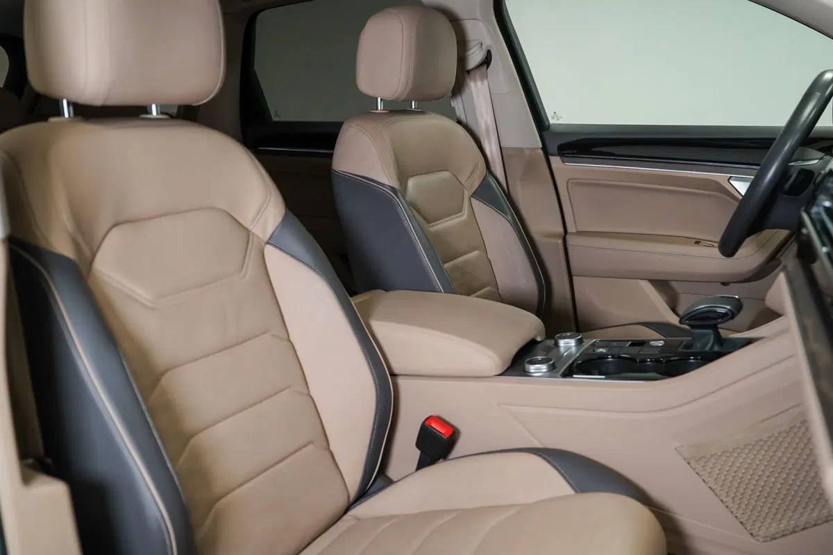 Volkswagen Touareg usata a Varese (13)