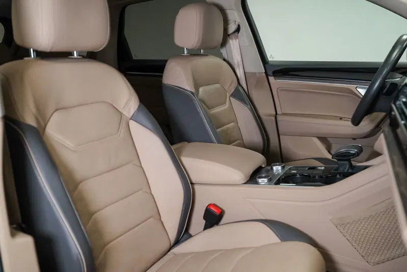 Volkswagen Touareg usata a Varese (13)
