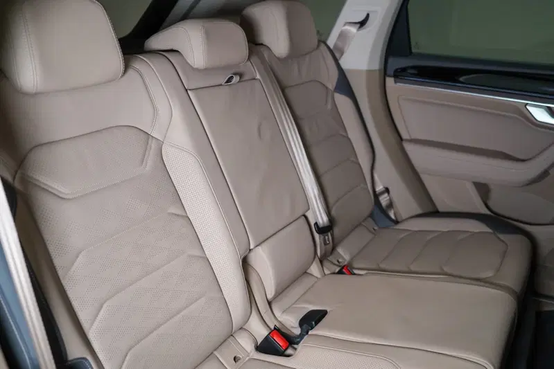 Volkswagen Touareg usata a Varese (14)