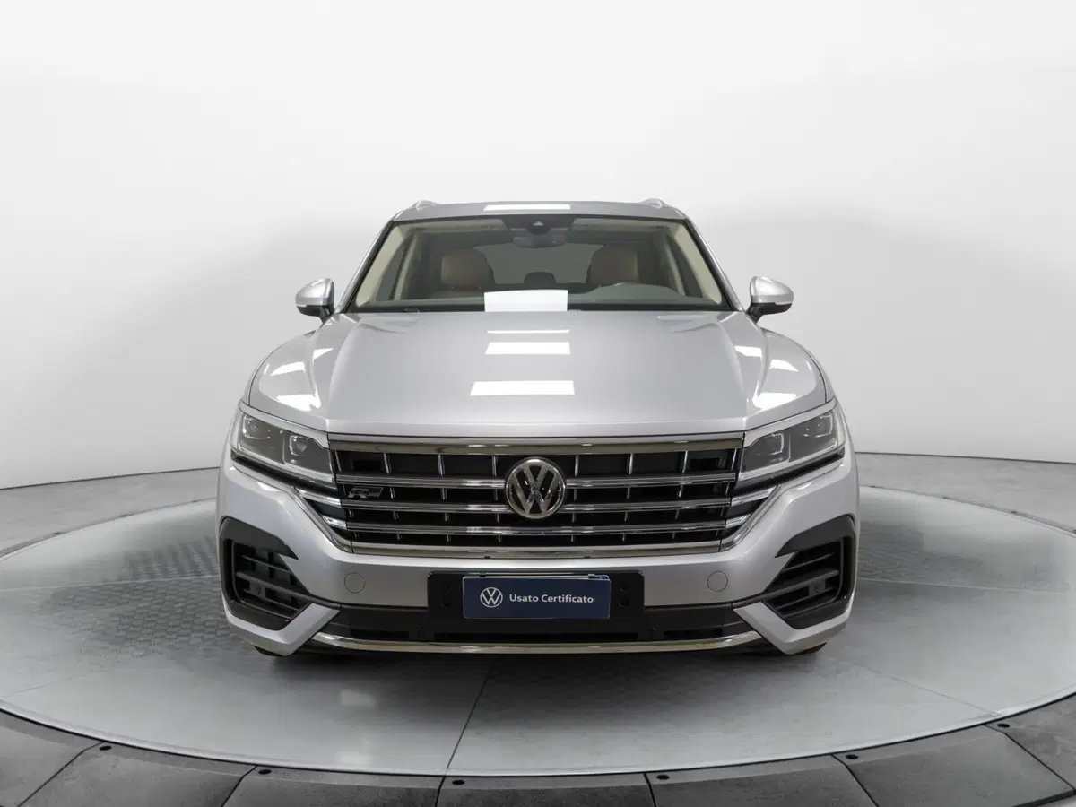Volkswagen Touareg usata a Varese (2)
