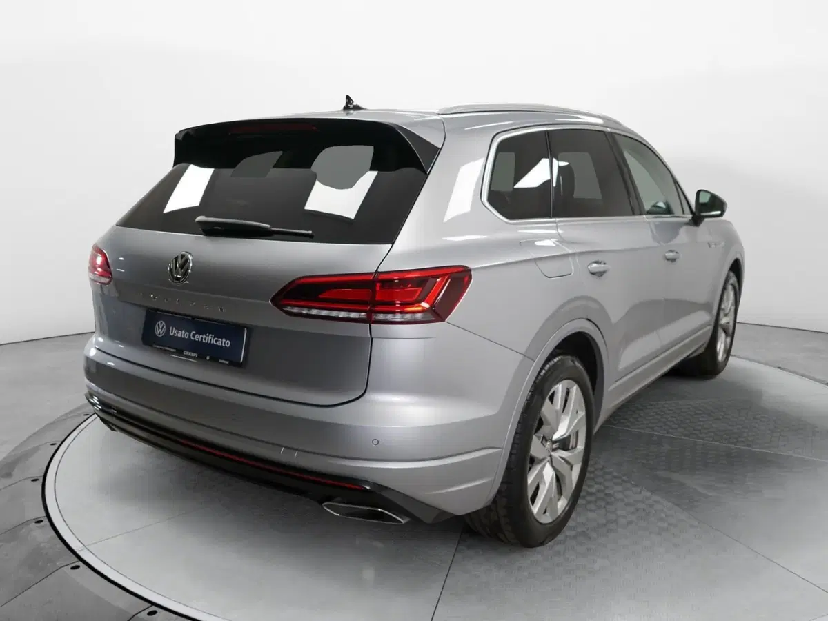 Volkswagen Touareg usata a Varese (6)