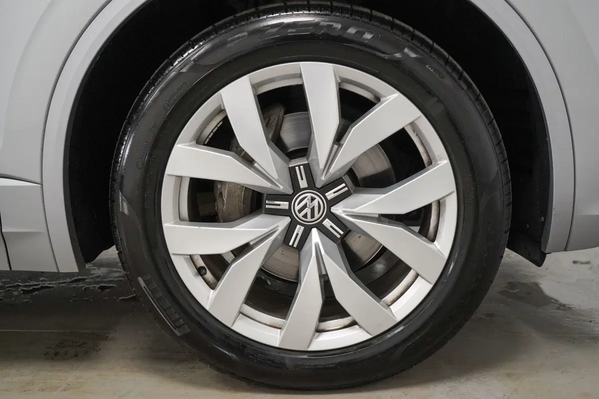Volkswagen Touareg usata a Varese (7)