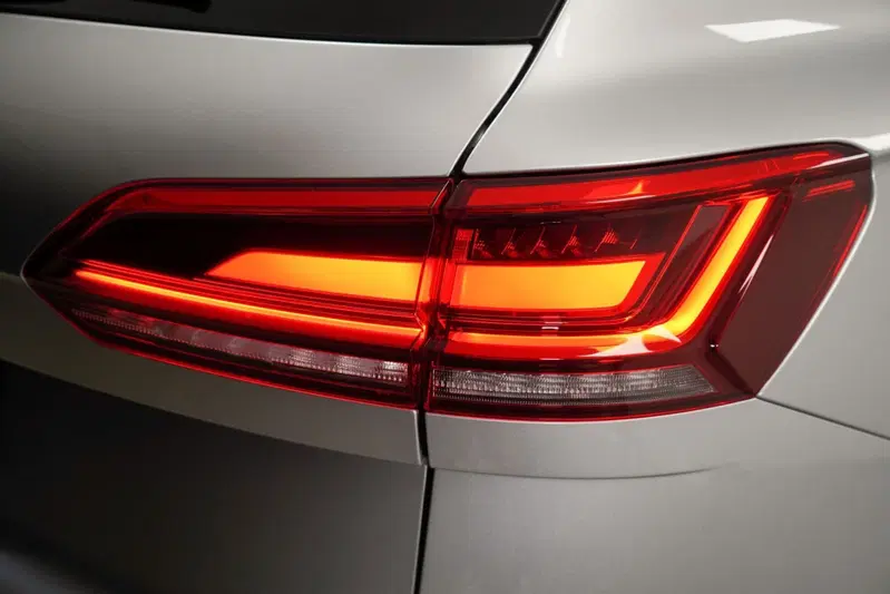 Volkswagen Touareg usata a Varese (9)