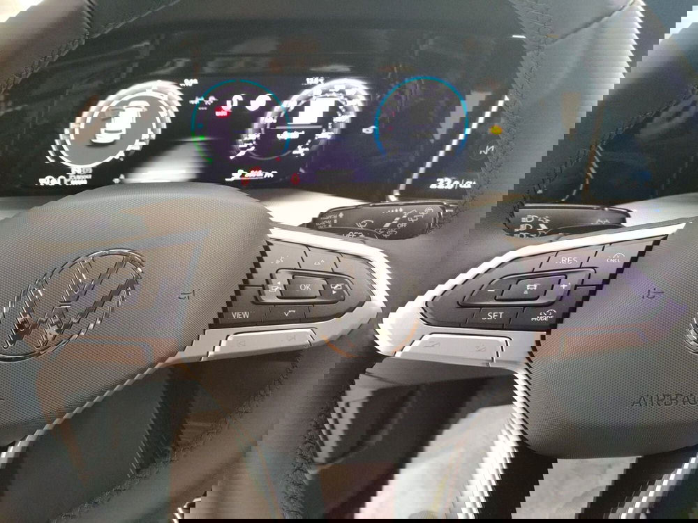 Volkswagen Golf nuova a Bologna (11)