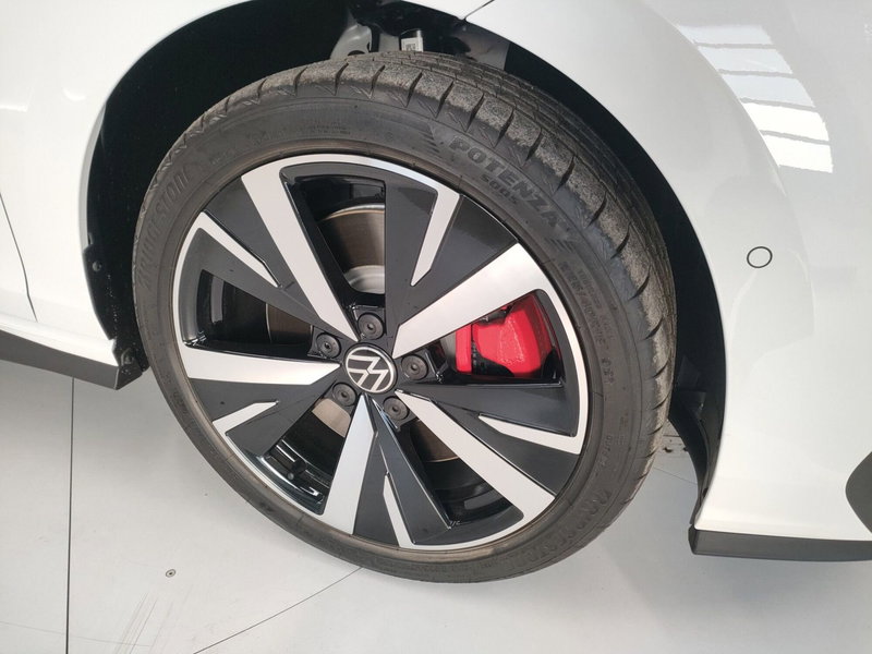 Volkswagen Golf nuova a Bologna (7)