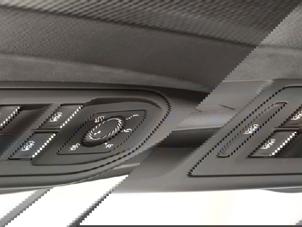 Volkswagen Golf nuova a Bologna (9)