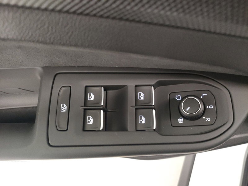 Volkswagen Golf nuova a Bologna (9)