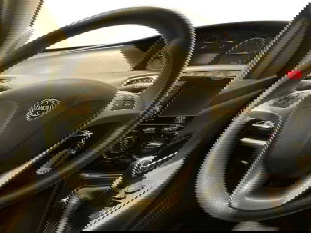 Lancia Ypsilon usata a Pistoia (10)