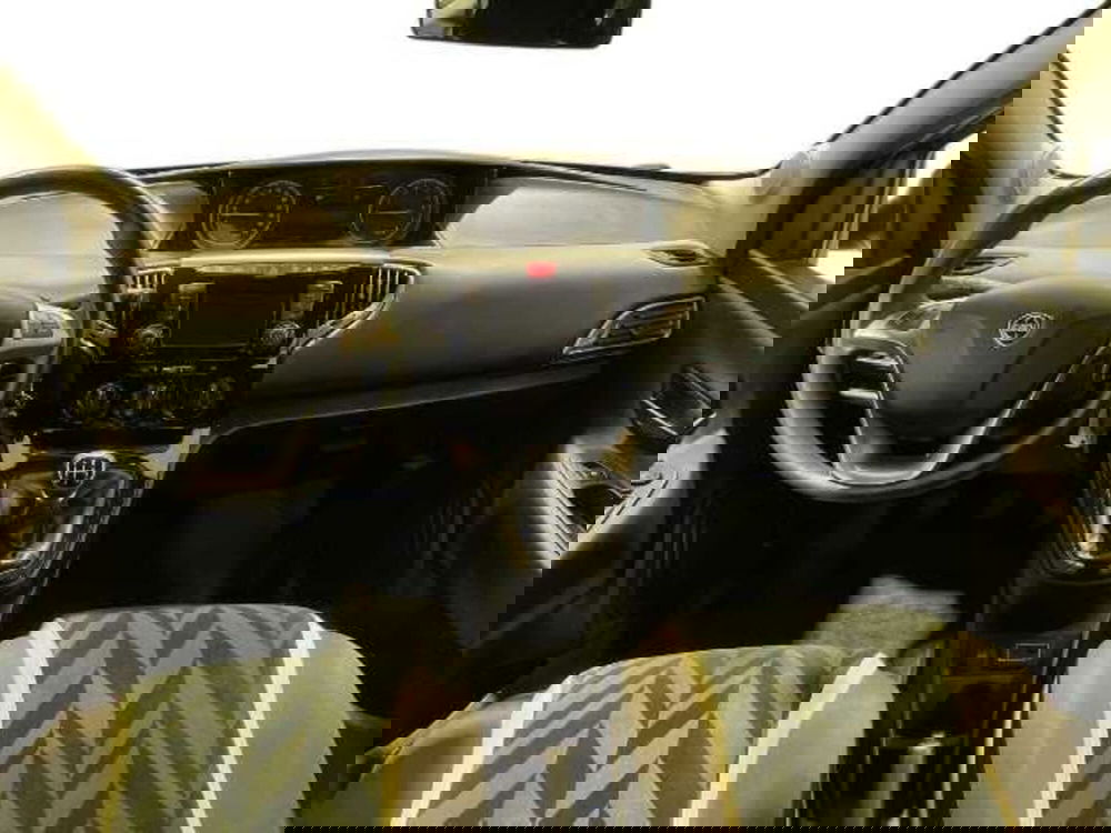 Lancia Ypsilon usata a Pistoia (11)