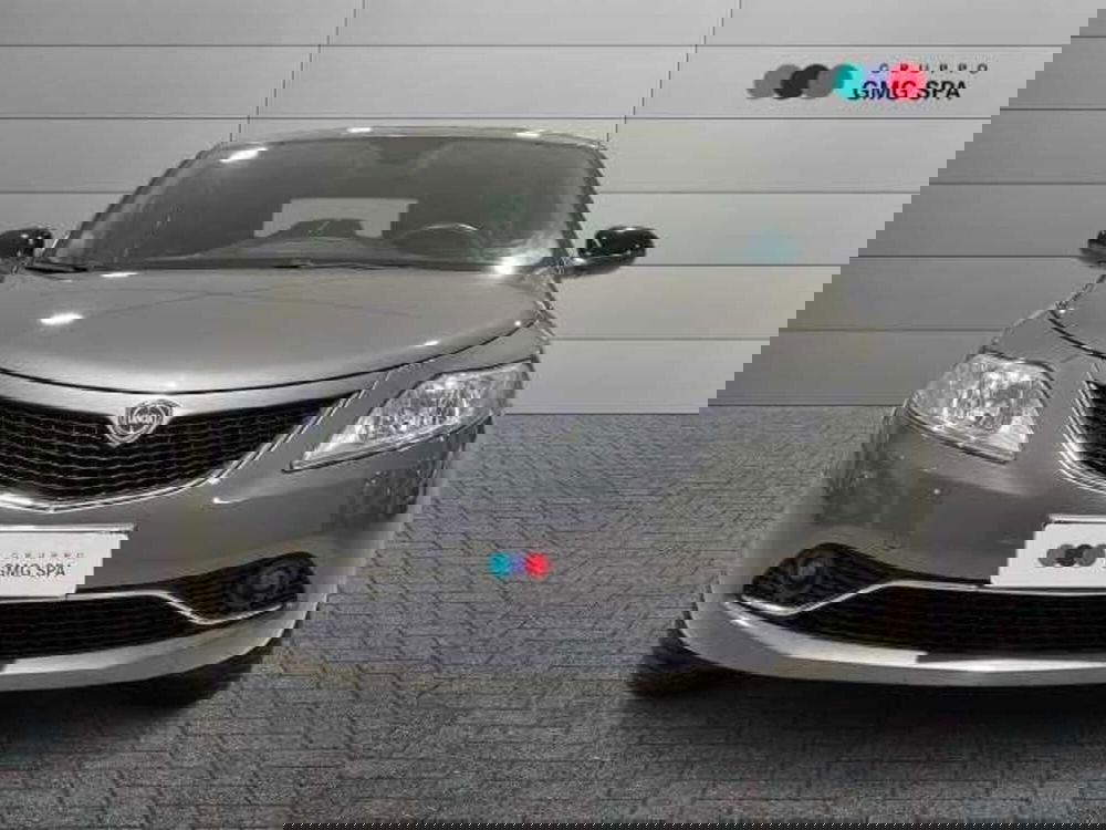 Lancia Ypsilon usata a Pistoia (2)