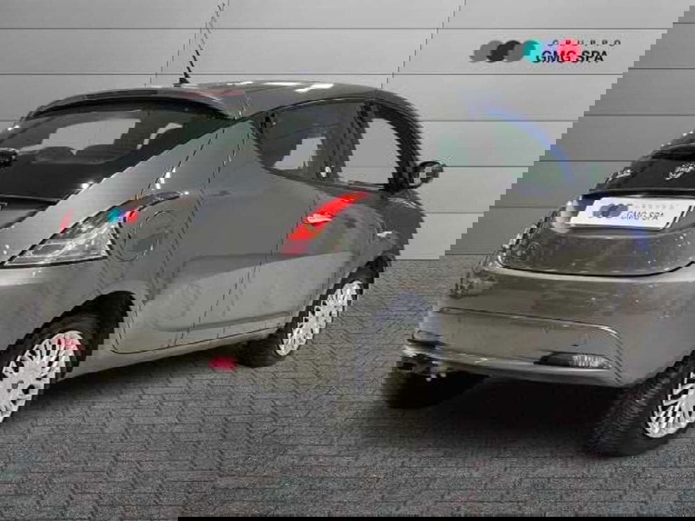 Lancia Ypsilon usata a Pistoia (3)