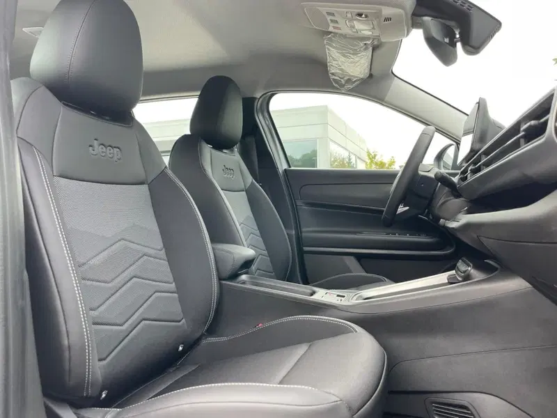Jeep Avenger nuova a Ancona (15)