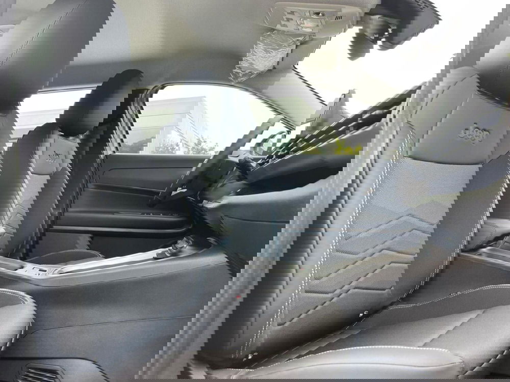 Jeep Avenger nuova a Ancona (15)